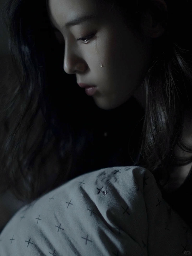 ảnh con gái khóc 47