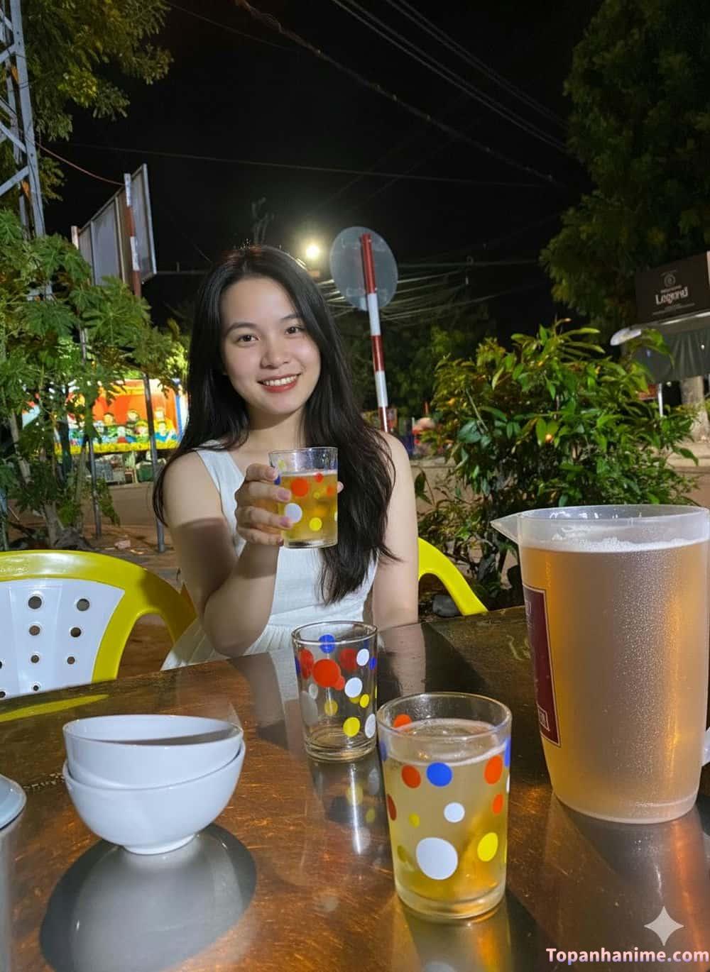 ảnh con gái uống bia 22