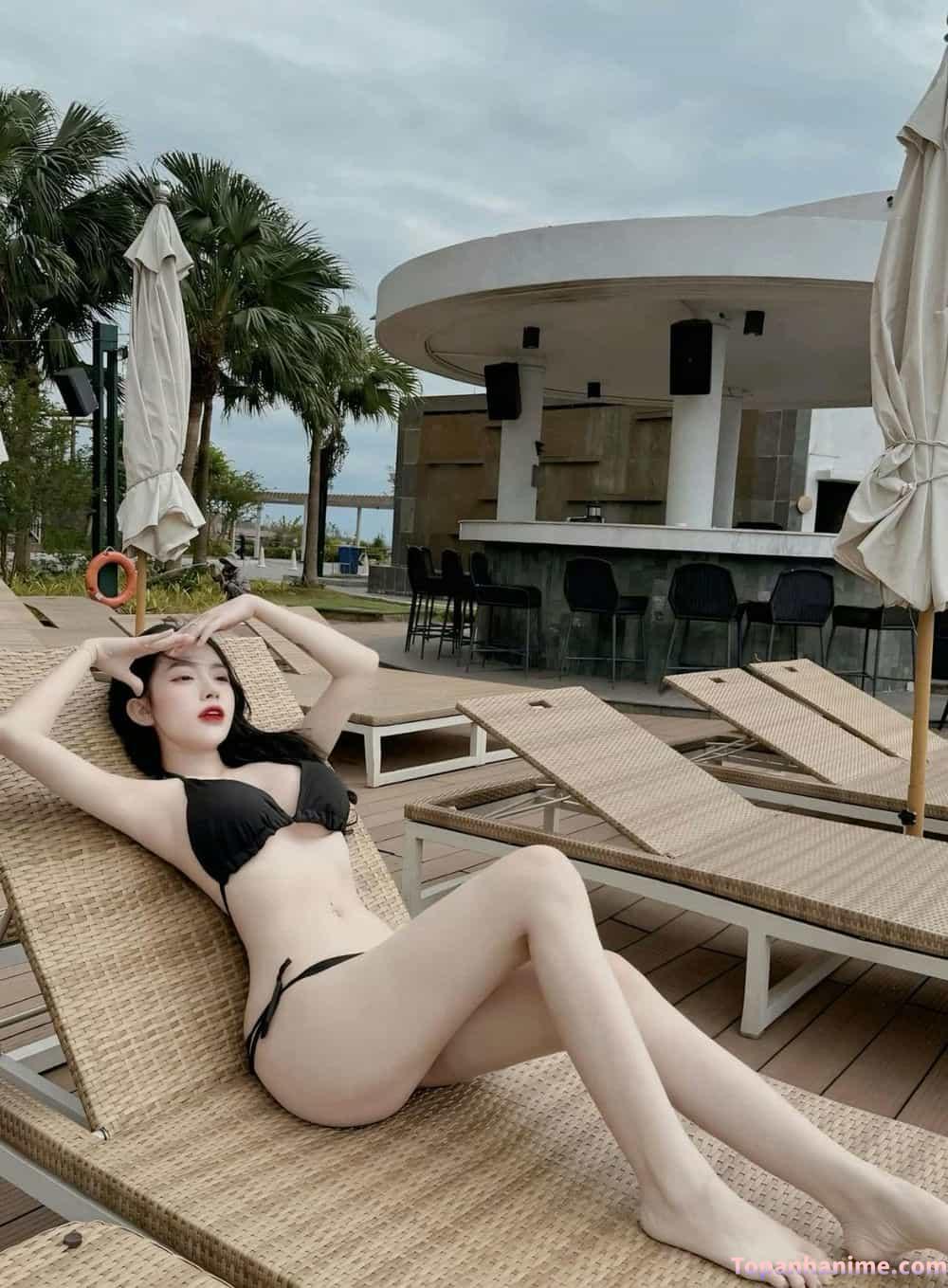 Ảnh gái mặc bikini thả dáng 2