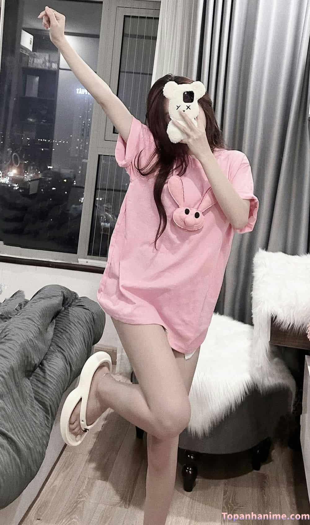 Ảnh gái xinh che mặt bằng điện thoại 3