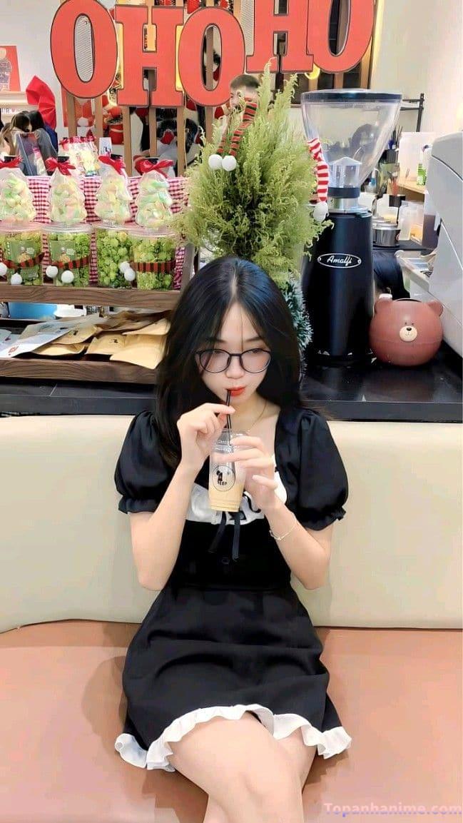 Ảnh gái xinh đeo kính 2