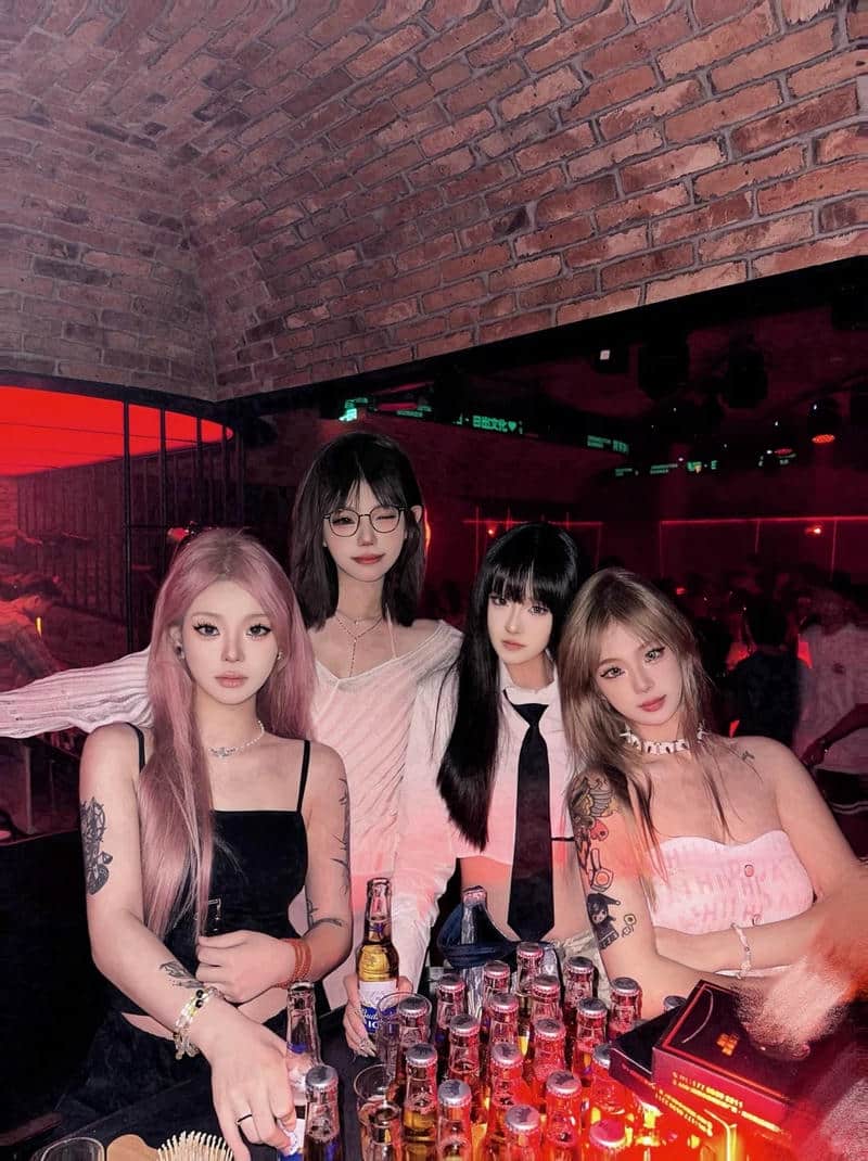 ảnh gái đi bar 47