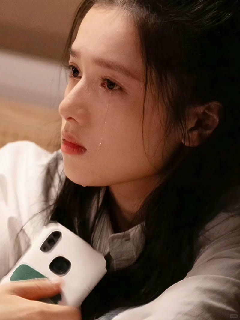 ảnh con gái khóc 50