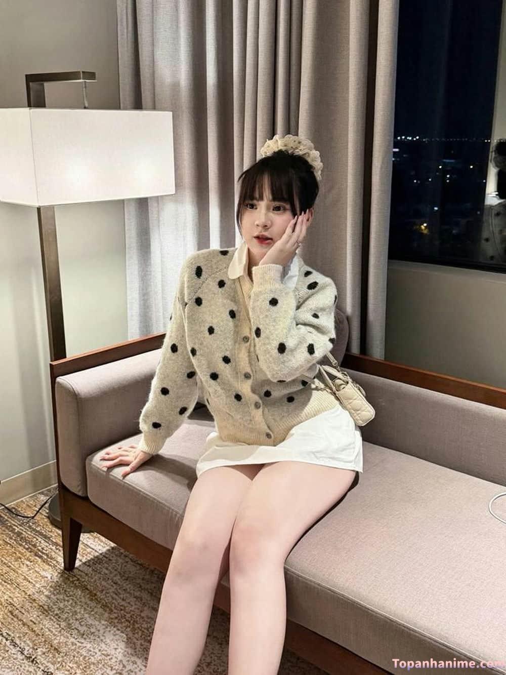 ảnh đùi con gái 13