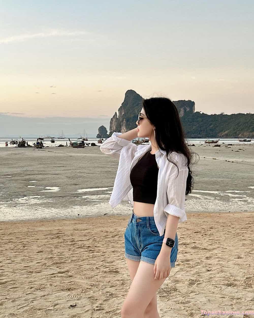 ảnh gái mặc đồ bó sát 3