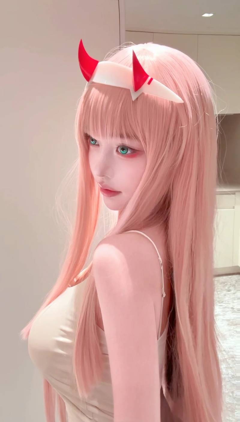 Cosplay Zero Two 2