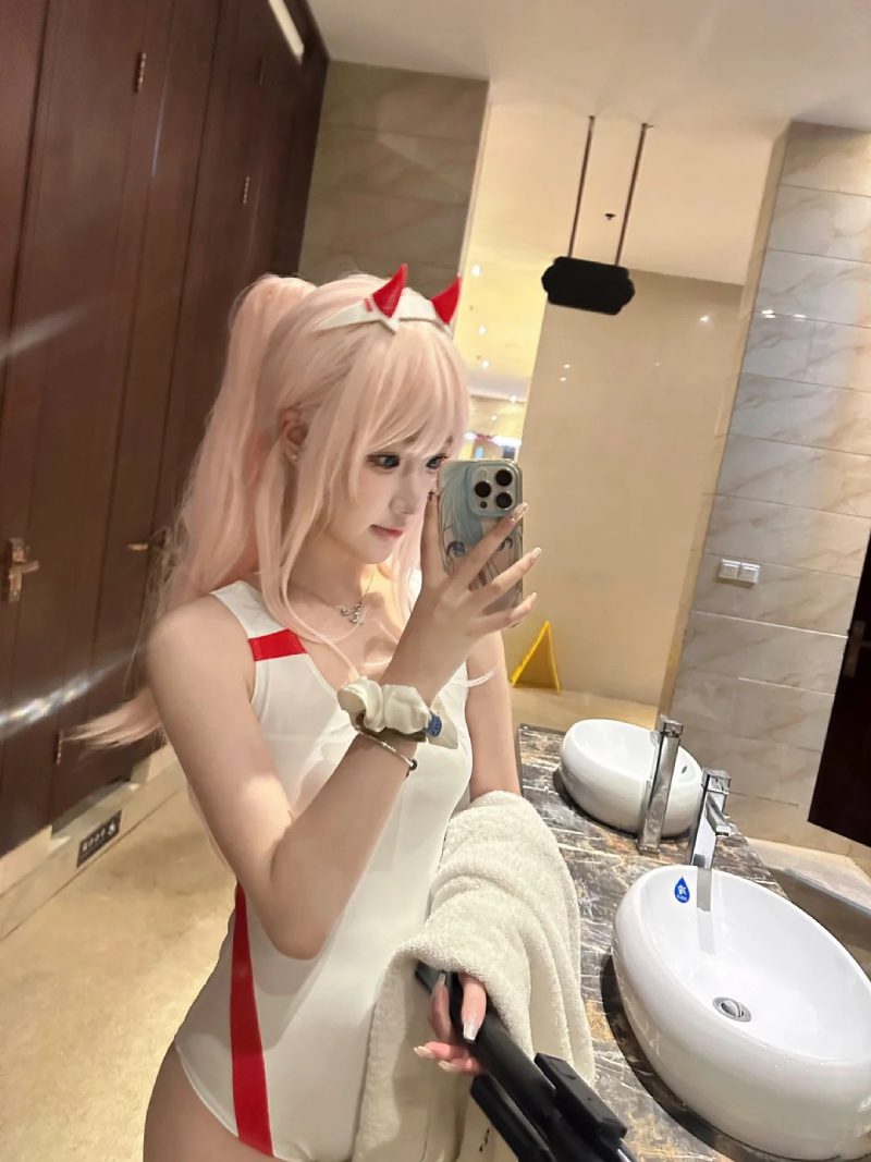 Cosplay Zero Two 31