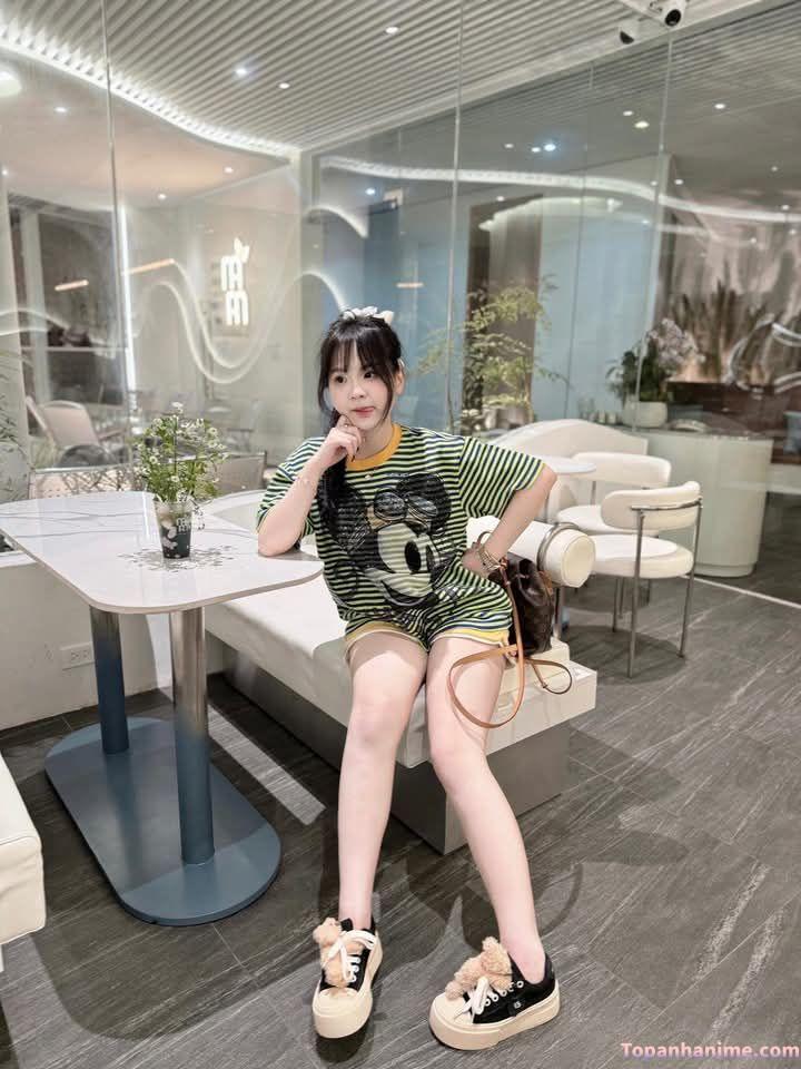 ảnh đùi con gái 14