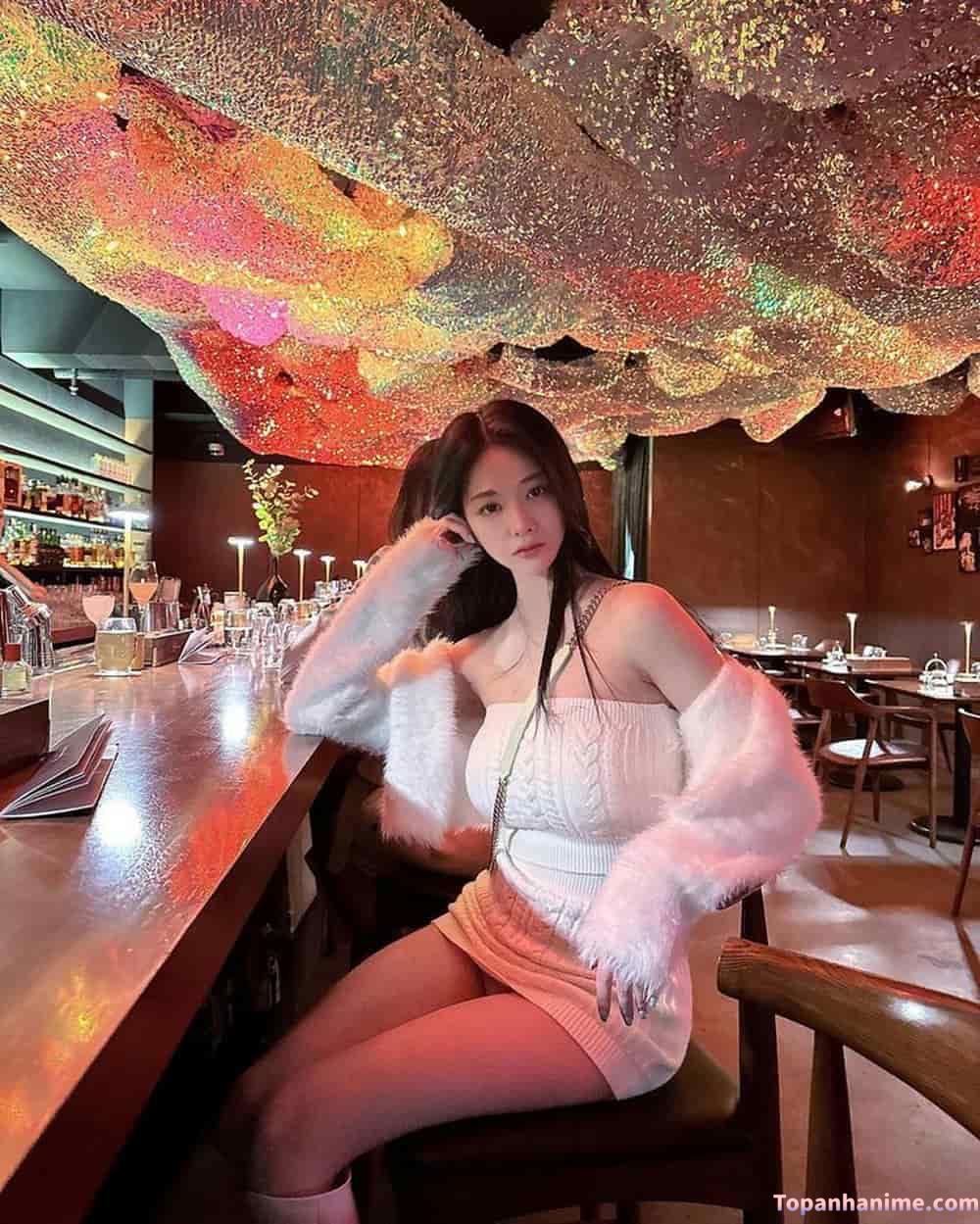 ảnh gái đi bar 28