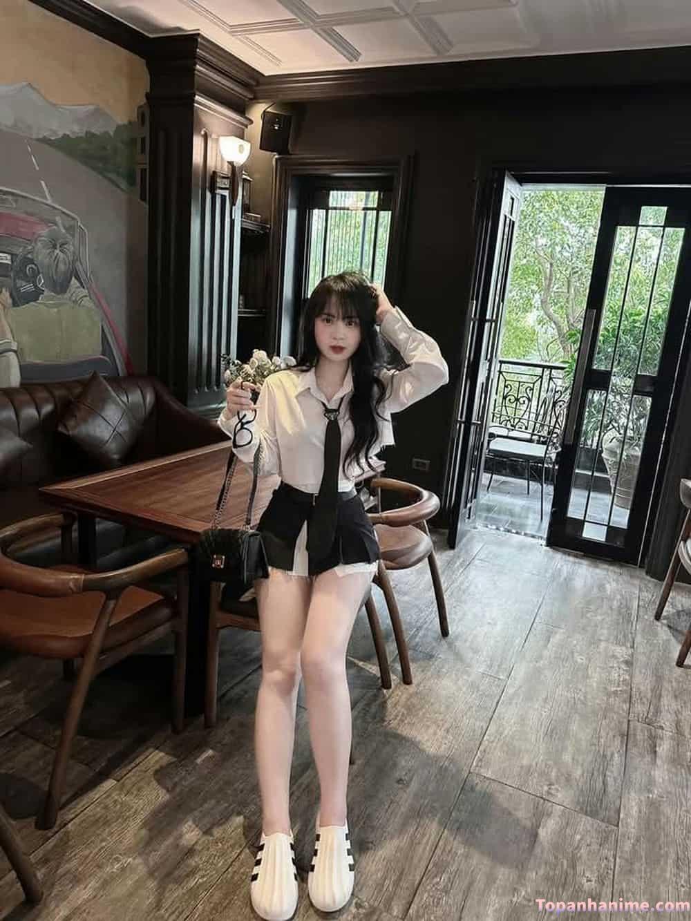 ảnh đùi con gái 17