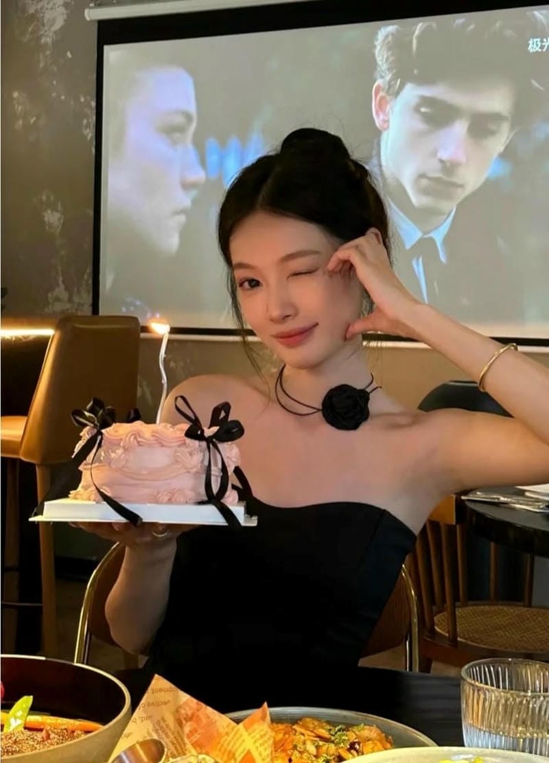 ảnh gái xinh chúc mừng sinh nhật 56