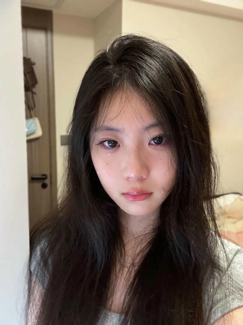 ảnh con gái khóc 68