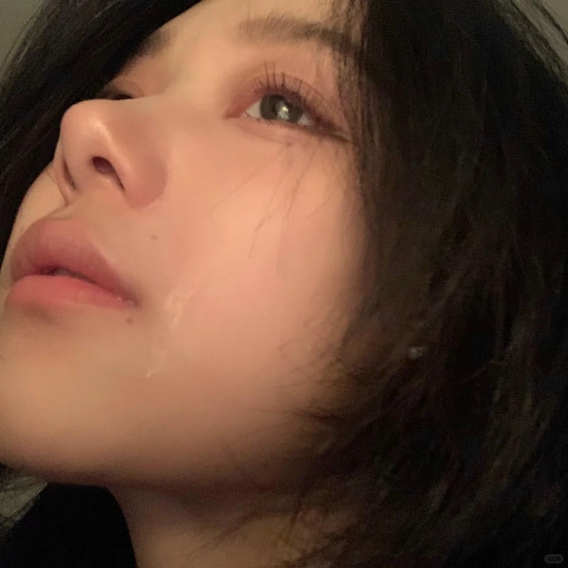 ảnh con gái khóc 69