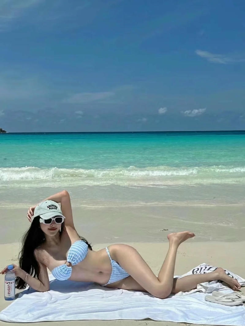 ảnh gái Hàn Quốc mặc bikini 38