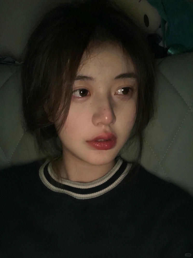 ảnh con gái khóc 77