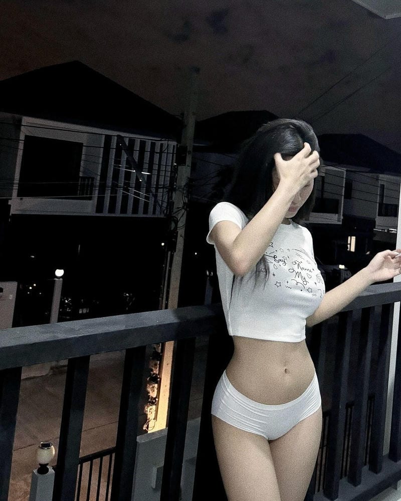 ảnh gái mặc đồ bó sát 47