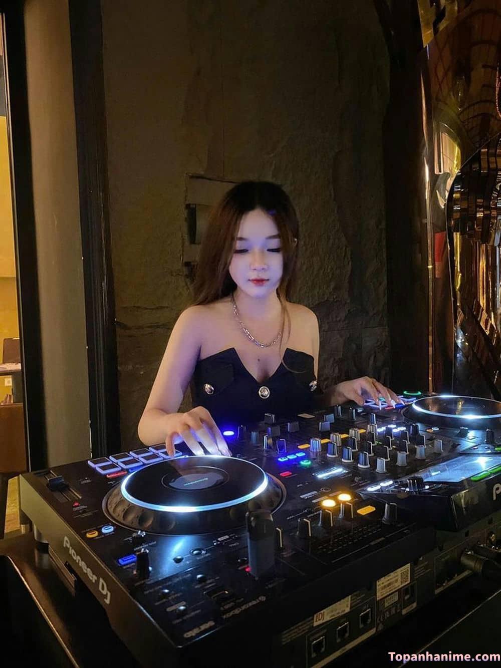 ảnh gái đi bar 21