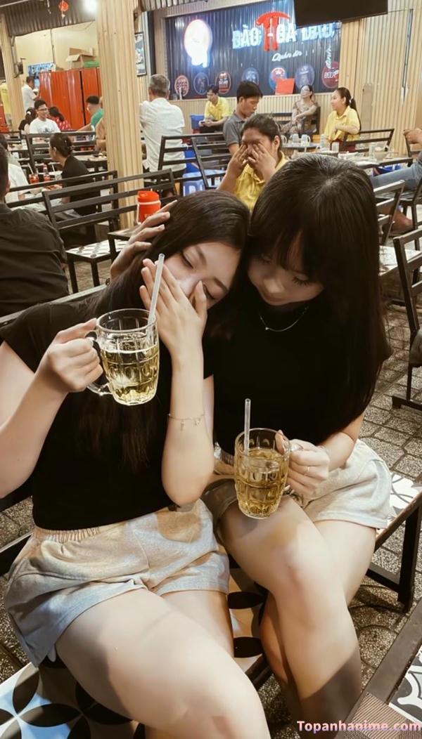 ảnh con gái uống bia 35