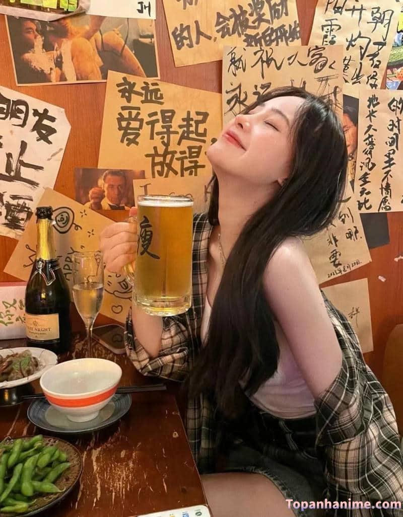 ảnh con gái uống bia 47