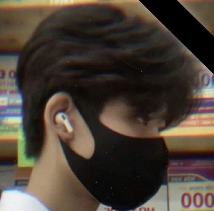 Ảnh con trai đeo khẩu trang đen 13