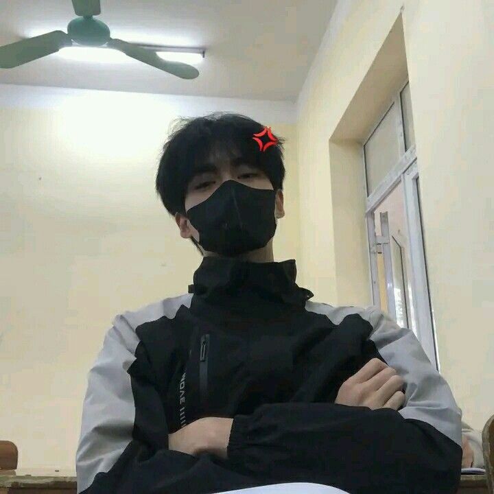 Ảnh con trai đeo khẩu trang đen 9
