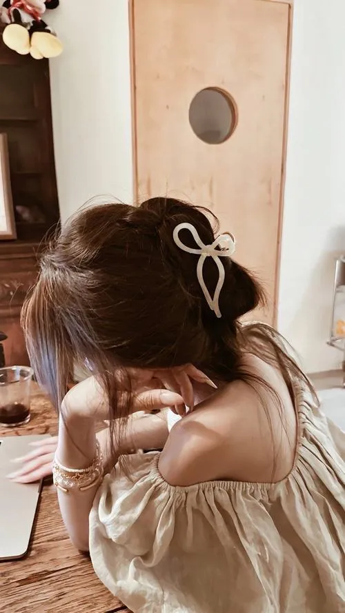 ảnh gái đẹp đầy chất nghệ thuật 31