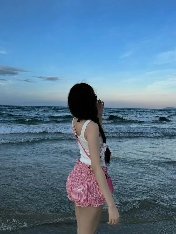 Ảnh Gái Đi Biển Che Mặt 38