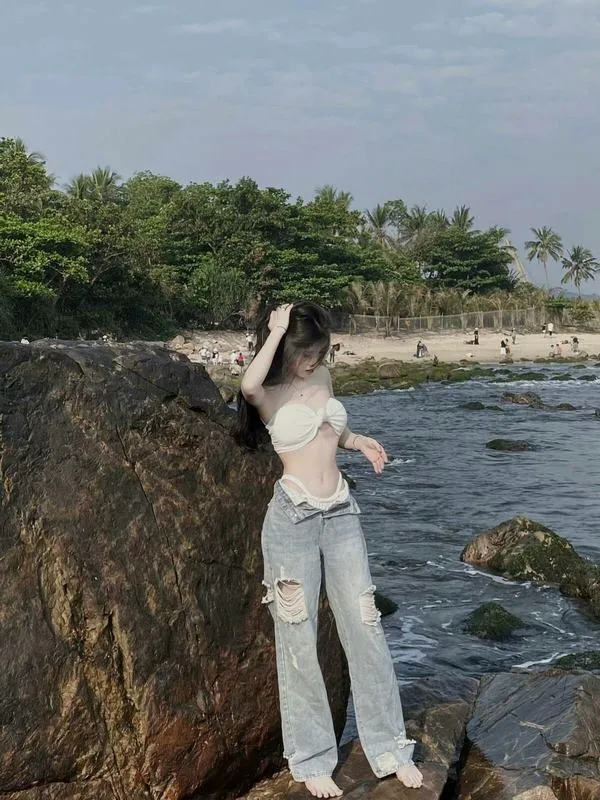 Ảnh Gái Đi Biển Che Mặt 69