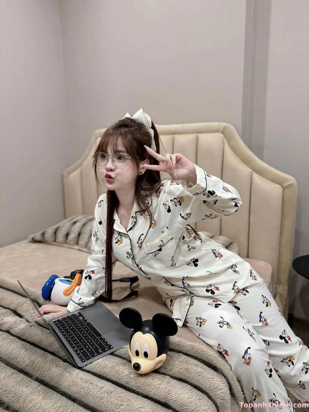 ảnh gái mặc đồ ngủ 9