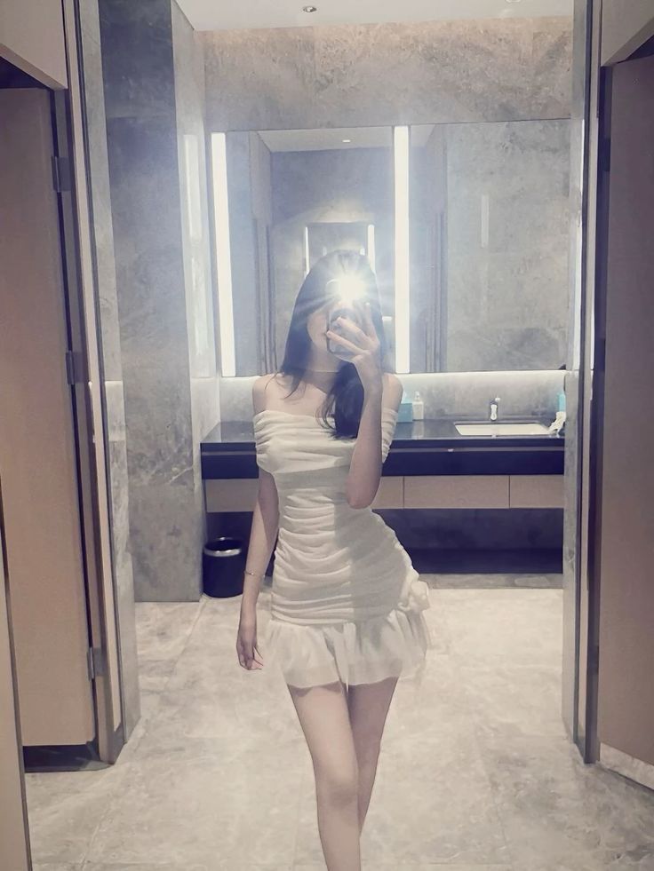 Hình ảnh gái xinh che mặt 8