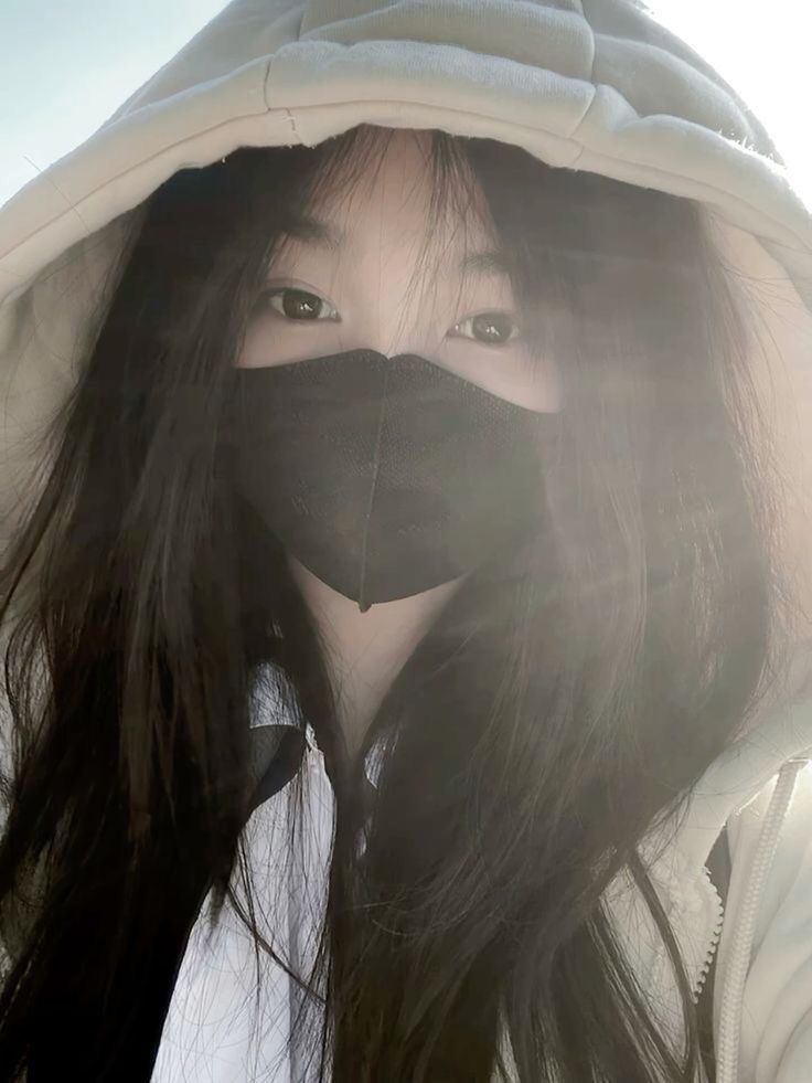Ảnh gái xinh che mặt 13