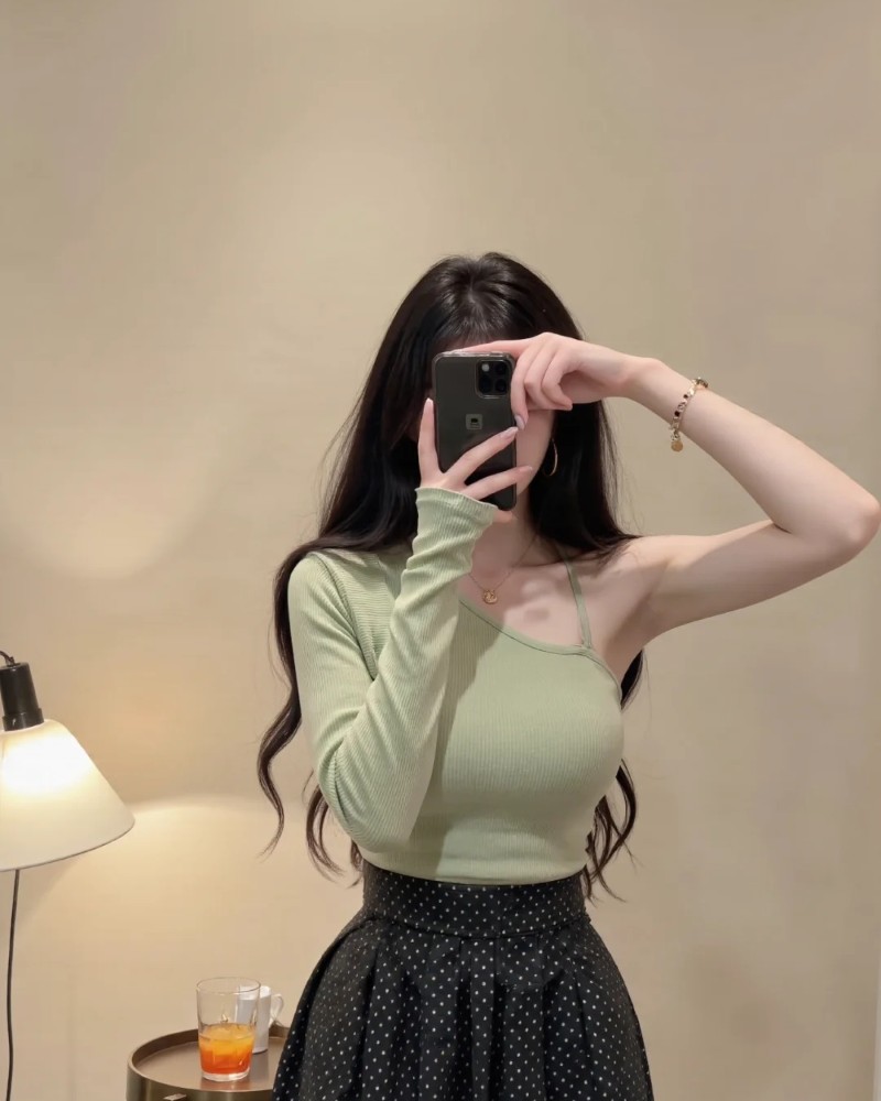 Gái Xinh Che Mặt Bằng Điện Thoại 30