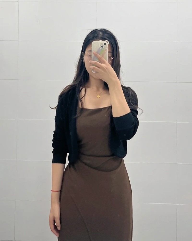 Gái Xinh Che Mặt Bằng Điện Thoại 27