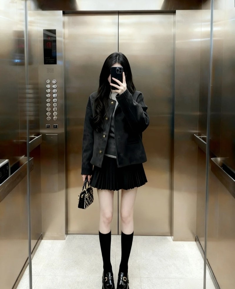 Gái Xinh Che Mặt Bằng Điện Thoại 37