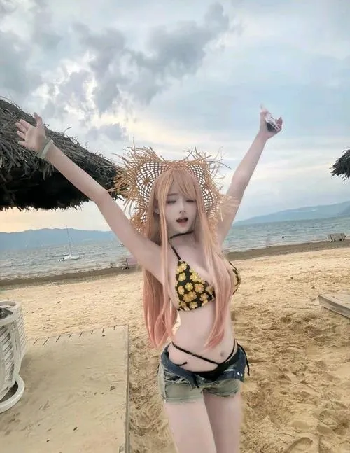 Ảnh Gái Xinh Cosplay Bikini sexy 16
