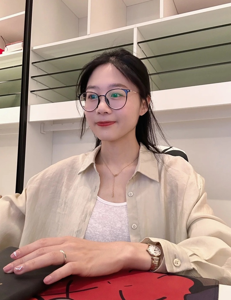 Gái Xinh Đeo Kính 26