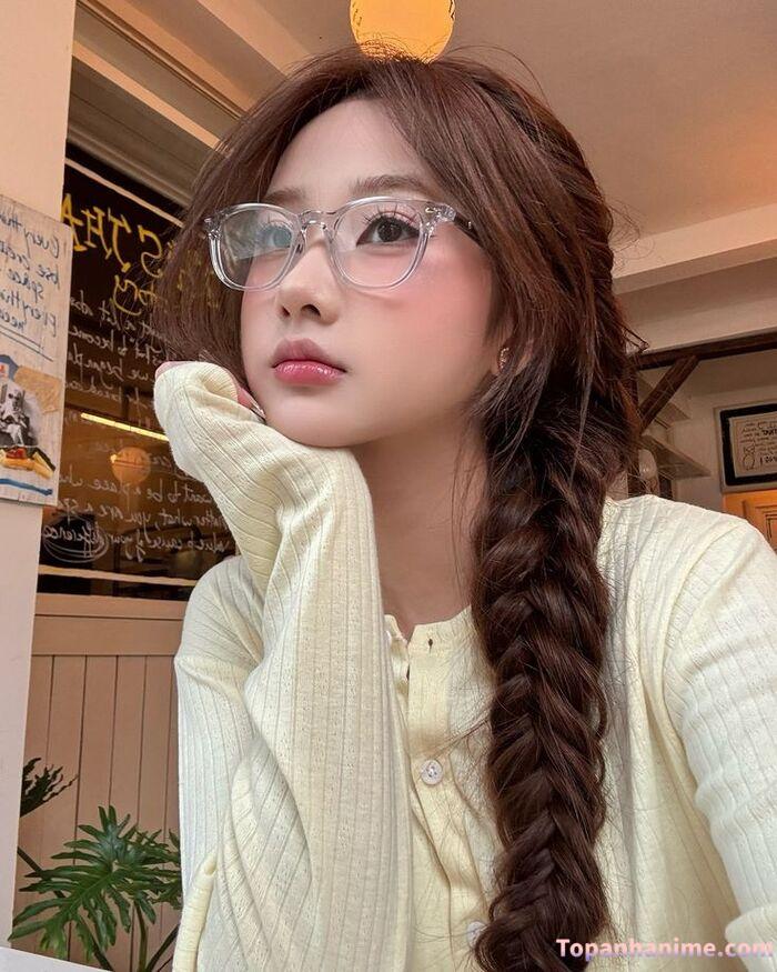 Ảnh gái xinh đeo kính 38