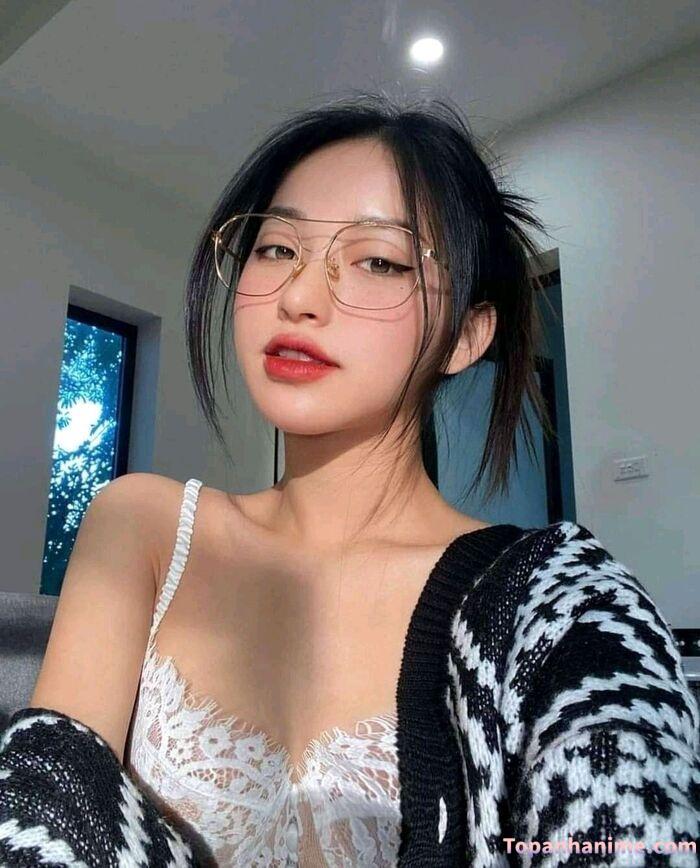Ảnh gái xinh đeo kính 45