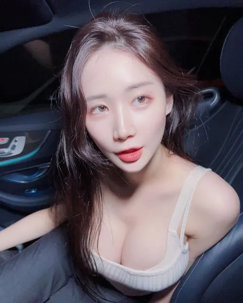 Ảnh Gái Xinh Vú To Ngực Bự 97