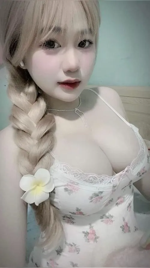 Ảnh Gái Xinh Vú To Ngực Bự 94