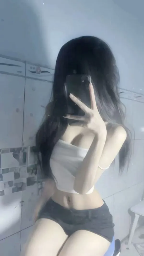 Ảnh Gái Xinh Khoe Ngực 7