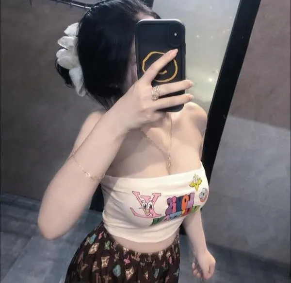 Ảnh Gái Xinh Khoe Ngực 17