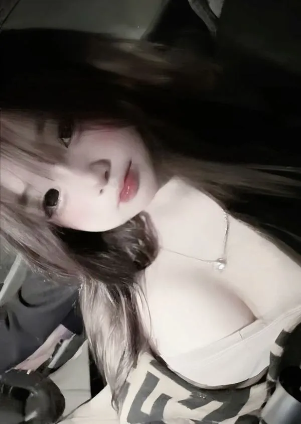 Ảnh Gái Xinh Khoe Ngực 21