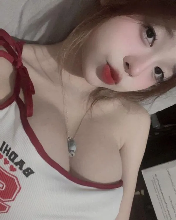 Ảnh Gái Xinh Khoe Ngực 22