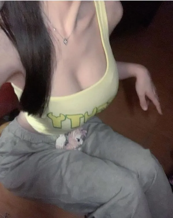 Ảnh Gái Xinh Khoe Ngực 28