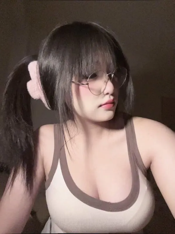 Ảnh Gái Xinh Khoe Ngực 35