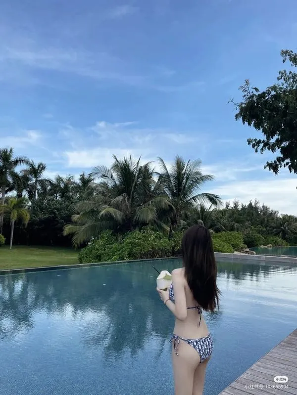 Ảnh Gái Xinh Mặc Bikini Che Mặt 37