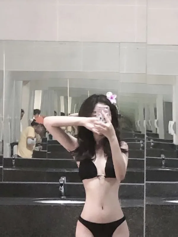 Ảnh Gái Xinh Mặc Bikini Che Mặt 2