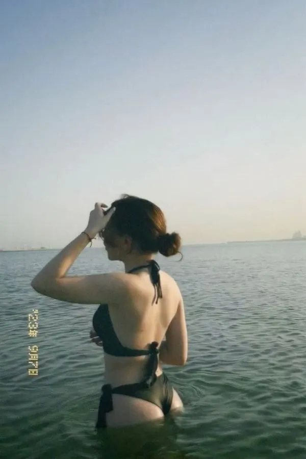 Ảnh Gái Xinh Mặc Bikini Che Mặt 4