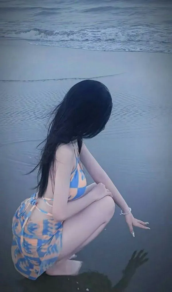 Ảnh Gái Xinh Mặc Bikini Che Mặt 14